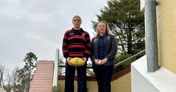 'Uncomfortable' encounters in changerooms prompt call for Kingston Oval overhaul