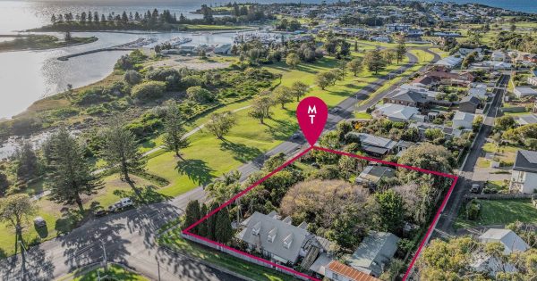 Three lots in one parcel with gorgeous gardens and a slice of Bermagui history