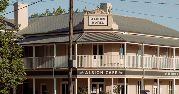Mona Farm owners give former pub a new lease of life, adding to dinner options in Braidwood