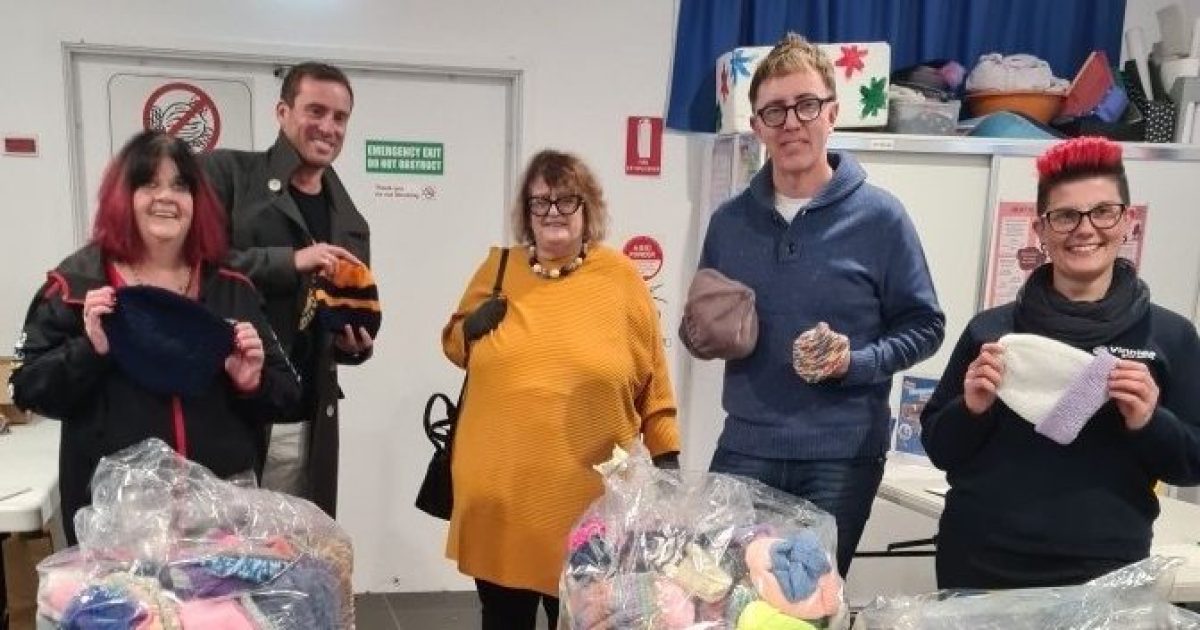 Canberra knitters call for wool after donating 1000-plus items to people in need | Region Canberra