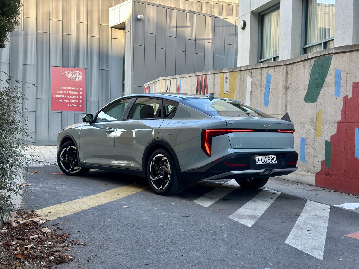 Kia K4 rear