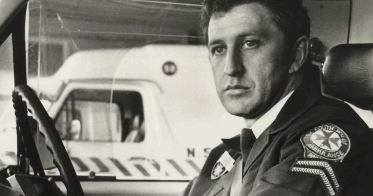 Legendary paramedic Alan Playford tells all in new memoir | Region Canberra