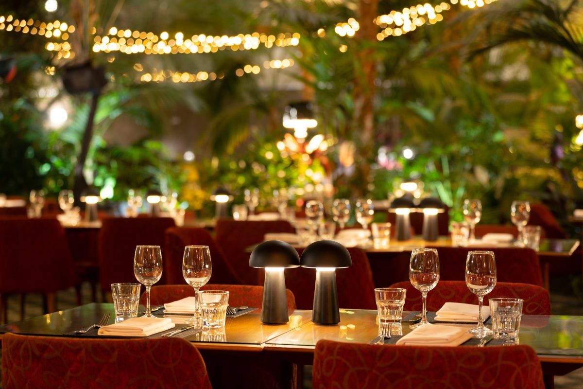 Atrium Restaurant & Bar dining area