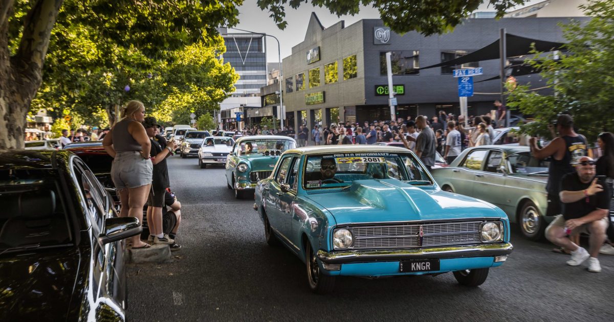Summernats road closures, public transport changes rev up across Canberra