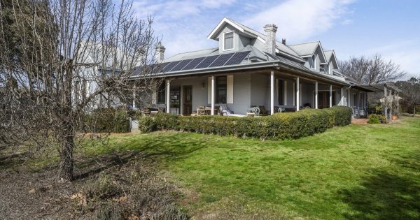 Updated and extended 1890s Yass homestead has lost none of its charm
