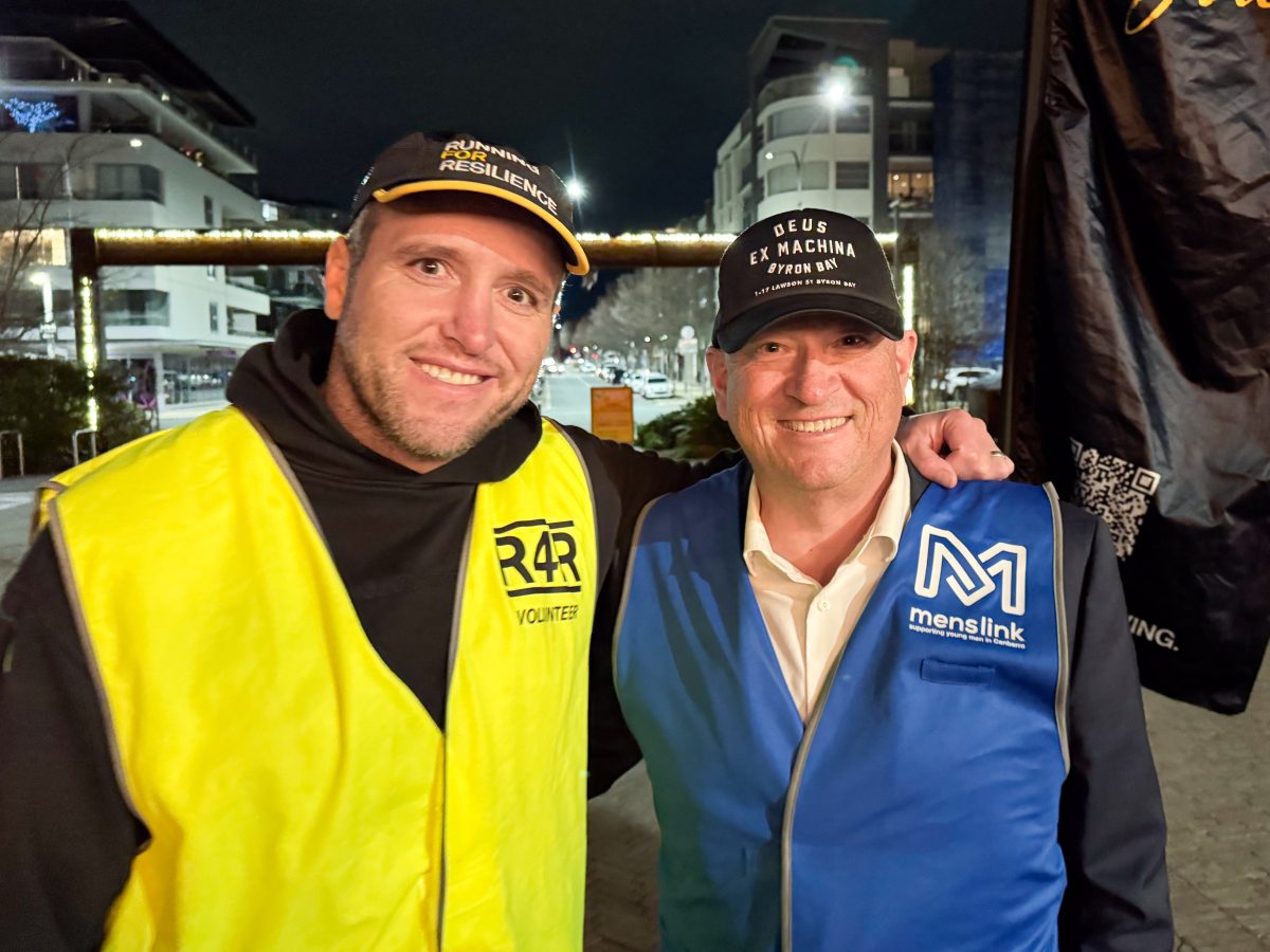 Menslink volunteers Ben Alexander and Mark Wadie at Running 4 Resilience event