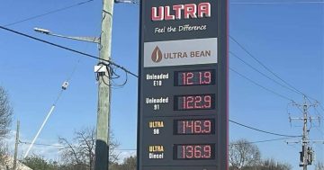 $1.22 for petrol?! Harden servo fuels bowser bonanza from as far afield as Canberra