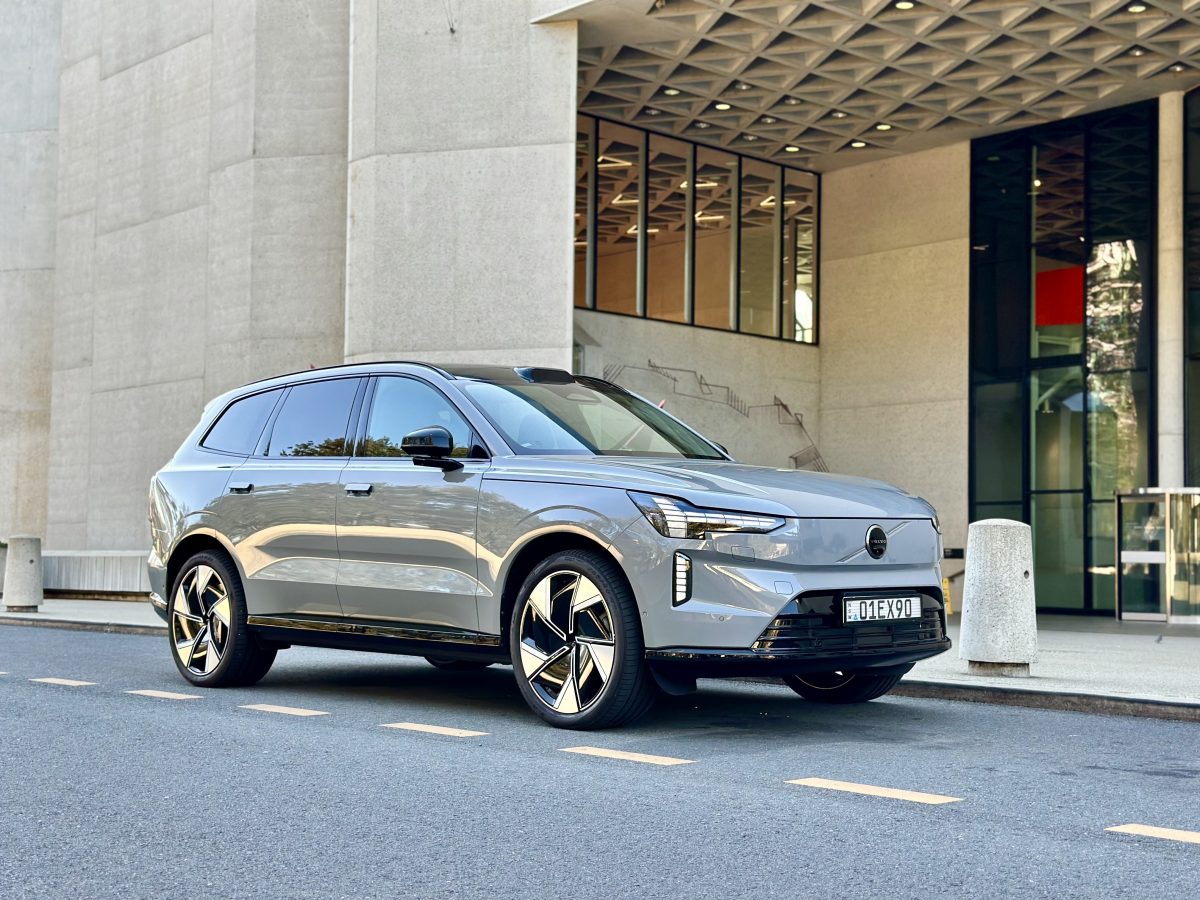 Volvo EX90