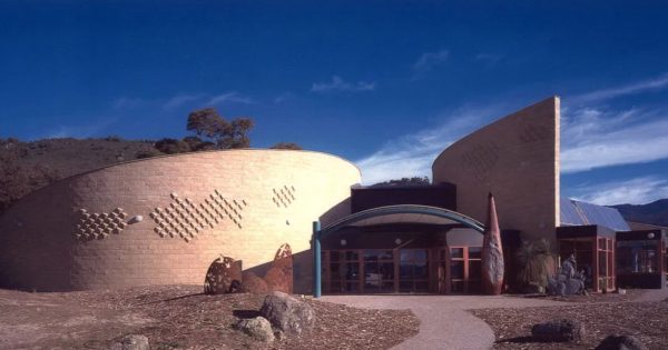 Troubled Tidbinbilla Visitor Centre to be bulldozed