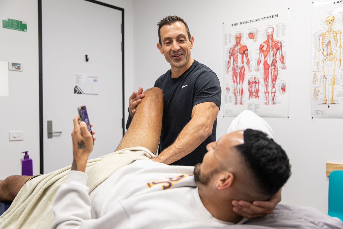 Will Maher physio to Nick Kyrigos