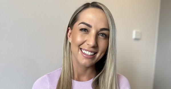 Lonely capital: Don't suffer alone with poor mental health, Canberrans urged