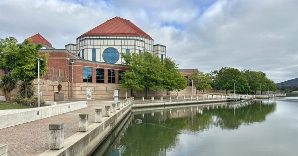 Research reveals most effective way to tackle Lake Tuggeranong's biggest problem
