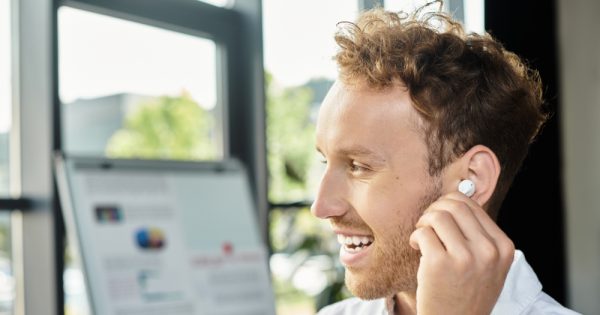 You talkin' to me? How earbuds turn the world into everybody's office