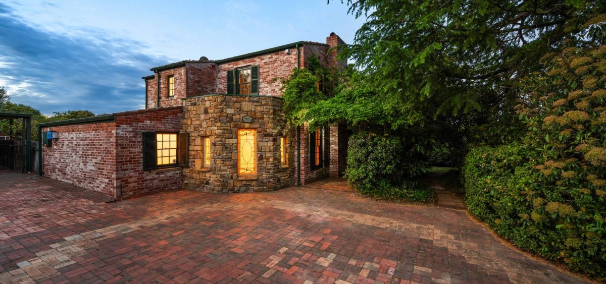 4 Normanby Crescent in Deakin