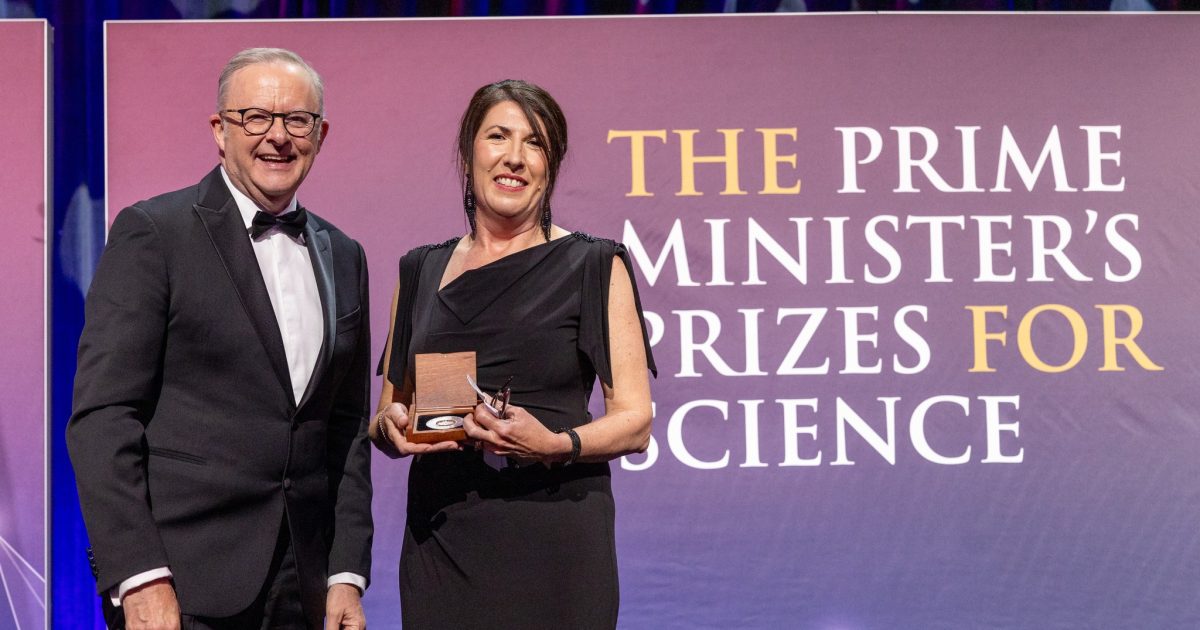 Canberra teacher takes out nation’s biggest science award | Region Canberra Canberra teacher takes out nation’s biggest science award | Region Canberra
