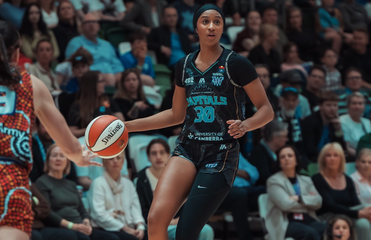 Kadi Sissoko in action on the basketball court