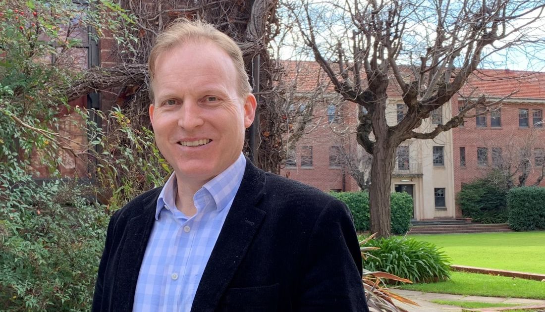 A former head of the ANU School of Music has blasted the Commonwealth Ombudsman for failing to investigate complaints of…