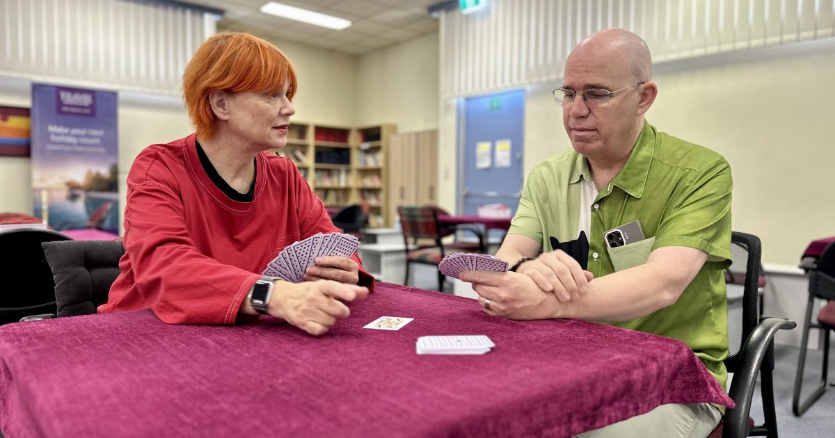 Canberra bridge club says secret to a healthier brain is a deck of cards