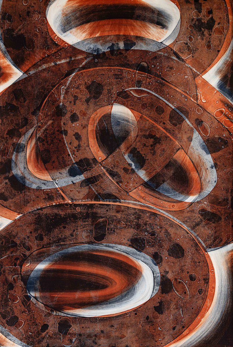 Complex interspersed floating spheres