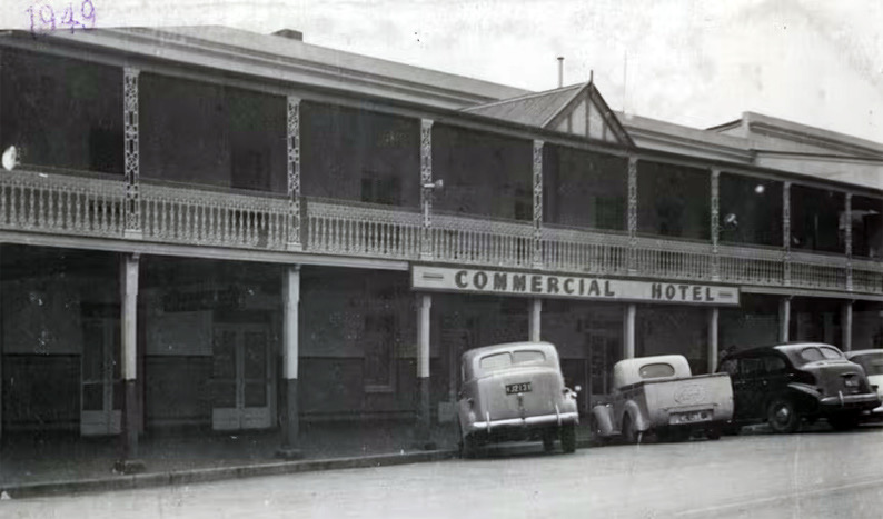 B&w photo of original Commercial Hotel in Yass